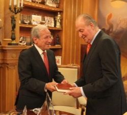Don Juan Carlos recibió, de manos del presidente del Tribunal Constitucional, la Memoria Anual de ésta alta institución